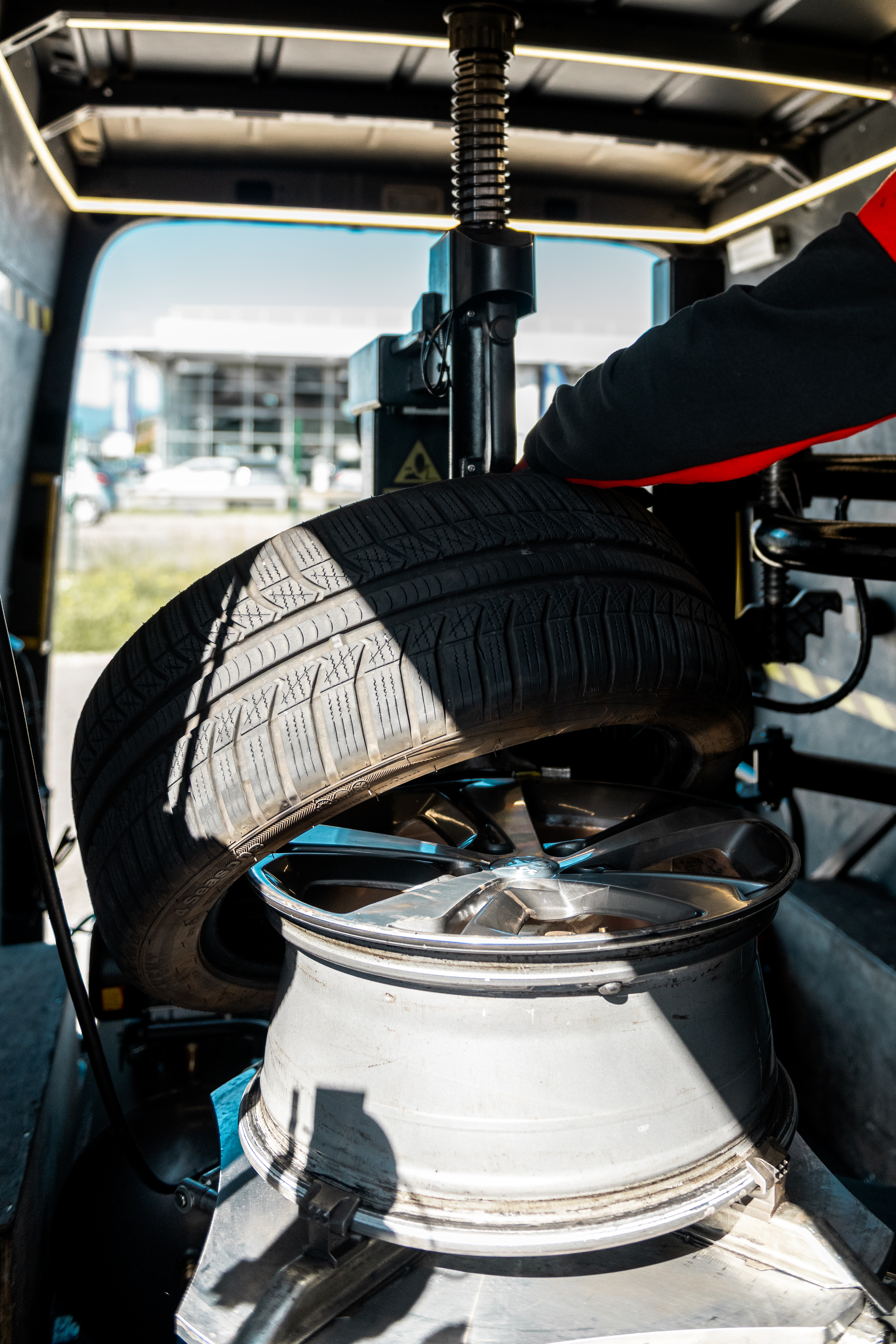 Intervention pneus SOS PNEUS 74 - Photo 10